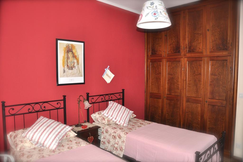 Apartment Montebello Parma Zimmer foto
